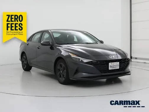 2023 Hyundai Elantra SEL FWD photo