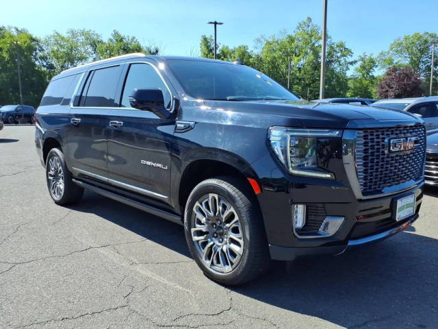 2023 GMC Yukon XL Denali Ultimate 4WD photo