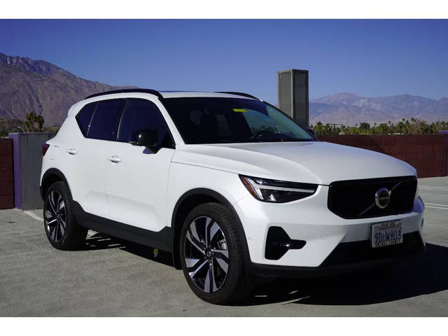 2023 Volvo XC40 Ultimate Dark Theme AWD photo