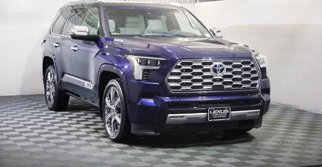 2023 Toyota Sequoia Capstone 4WD photo