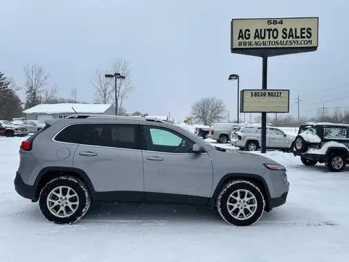 2015 Jeep Cherokee Latitude 4WD photo