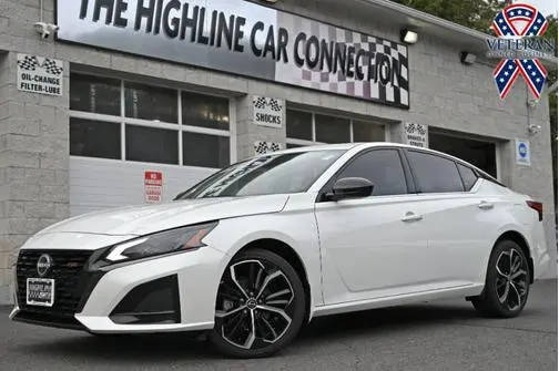 2023 Nissan Altima 2.5 SR AWD photo