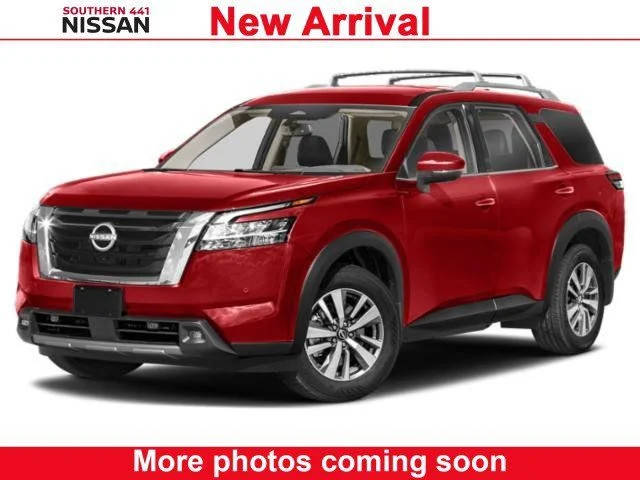 2023 Nissan Pathfinder SL FWD photo