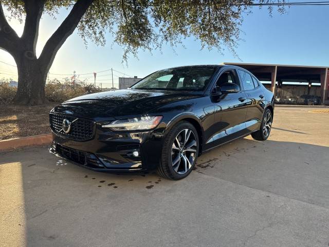 2023 Volvo S60 Core Dark Theme FWD photo