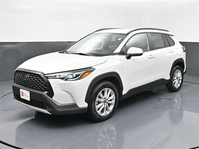 2022 Toyota Corolla Cross LE FWD photo