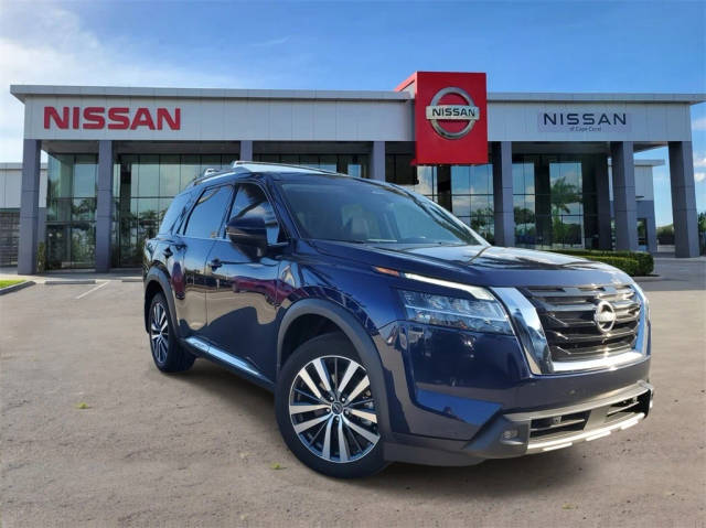 2022 Nissan Pathfinder Platinum 4WD photo