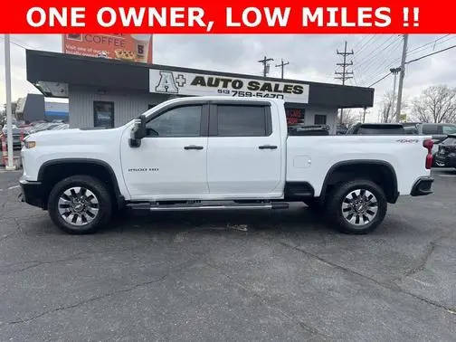 2022 Chevrolet Silverado 2500HD Custom 4WD photo