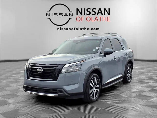2023 Nissan Pathfinder Platinum 4WD photo