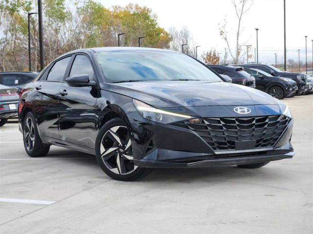 2023 Hyundai Elantra SEL FWD photo