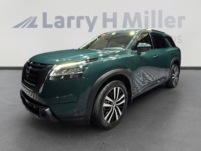 2023 Nissan Pathfinder Platinum FWD photo