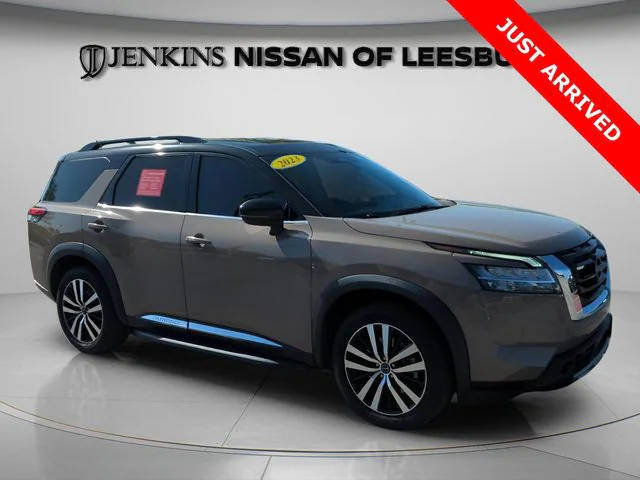 2023 Nissan Pathfinder Platinum 4WD photo