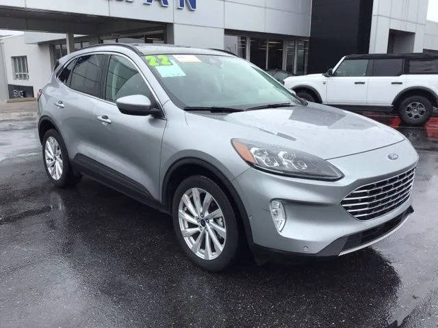 2022 Ford Escape Titanium AWD photo