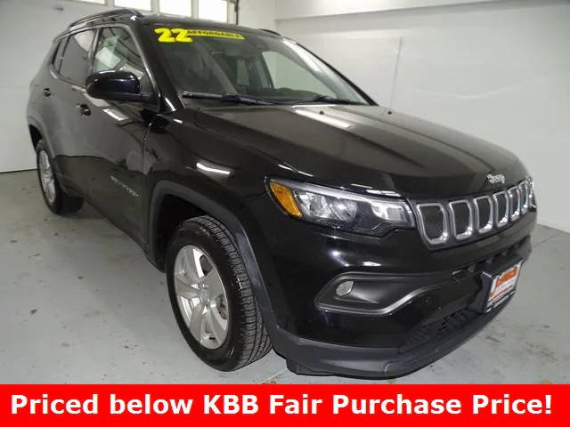 2022 Jeep Compass Latitude 4WD photo