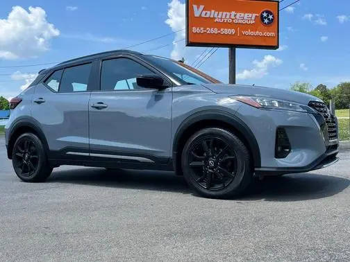 2023 Nissan Kicks SR FWD photo