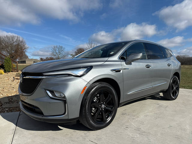 2023 Buick Enclave Essence FWD photo