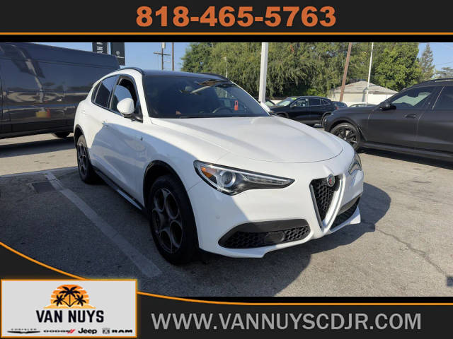 2023 Alfa Romeo Stelvio Ti AWD photo