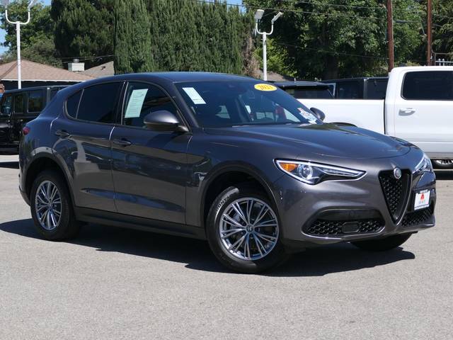 2023 Alfa Romeo Stelvio Sprint RWD photo