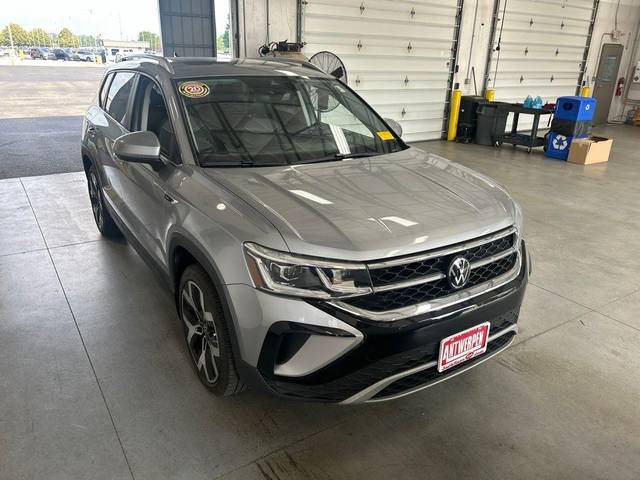 2023 Volkswagen Taos SEL AWD photo