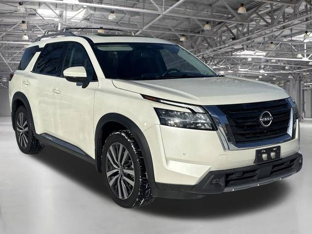 2022 Nissan Pathfinder Platinum 4WD photo