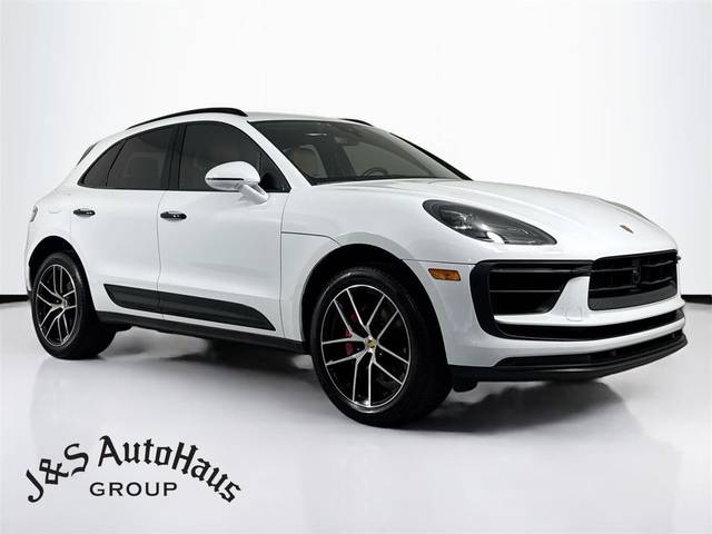 2022 Porsche Macan S AWD photo