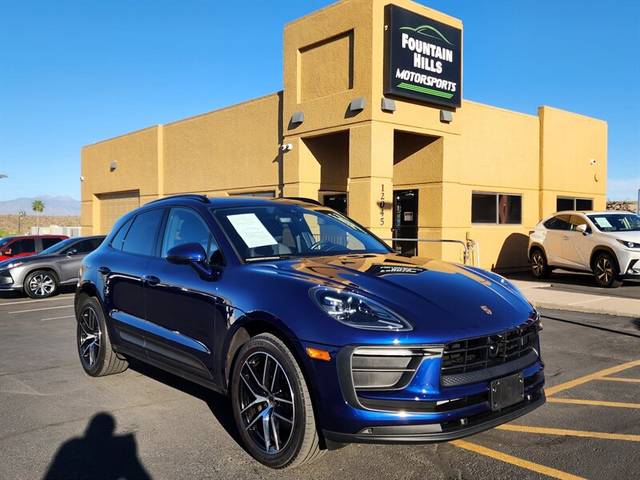 2022 Porsche Macan AWD photo