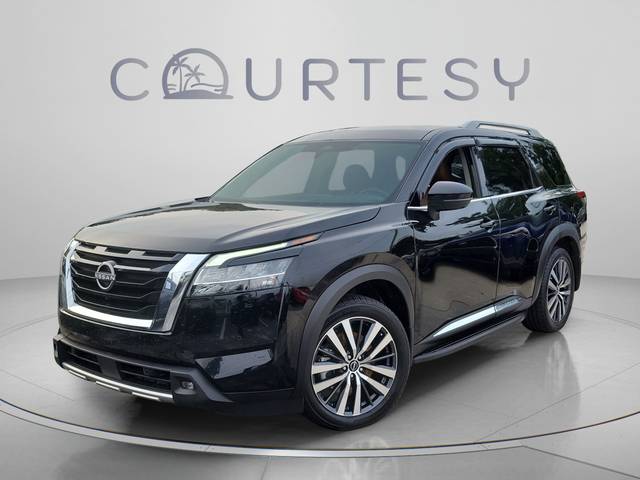 2022 Nissan Pathfinder Platinum 4WD photo