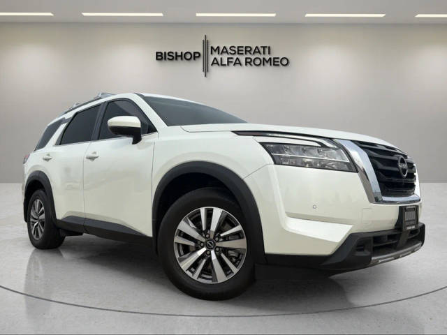 2023 Nissan Pathfinder SL 4WD photo