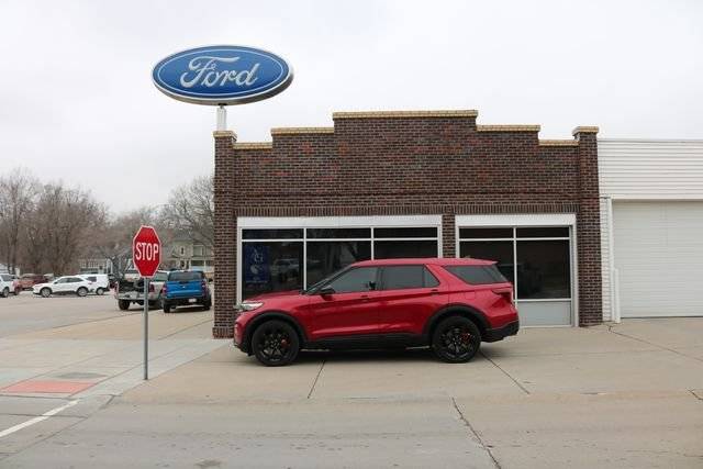 2022 Ford Explorer ST 4WD photo