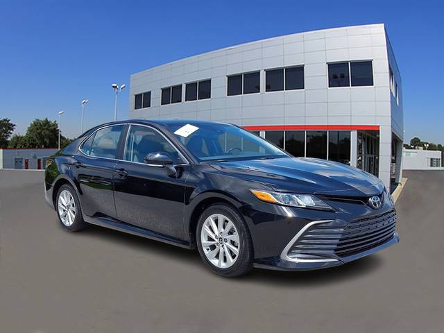 2023 Toyota Camry LE FWD photo