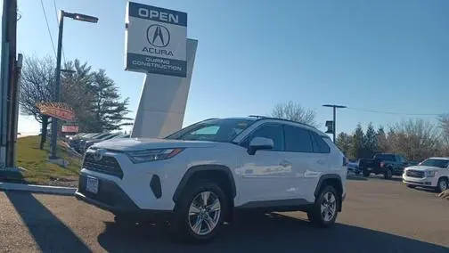 2022 Toyota RAV4 XLE AWD photo