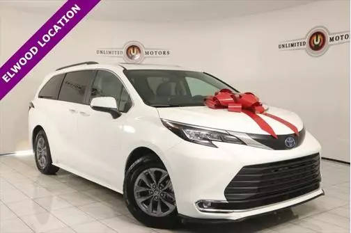 2022 Toyota Sienna XLE FWD photo