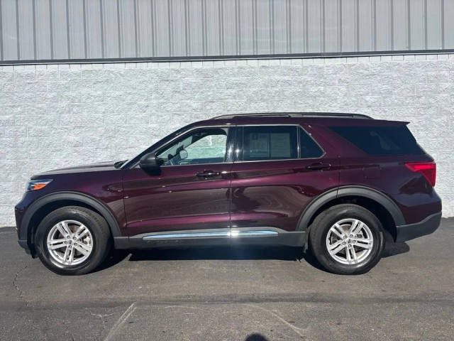 2022 Ford Explorer XLT 4WD photo