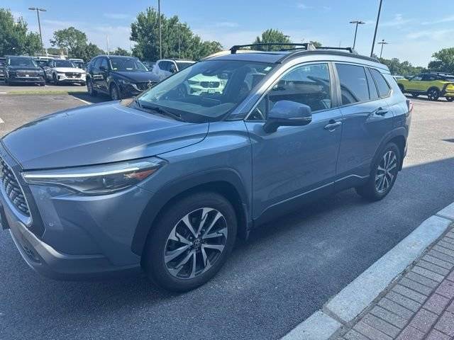 2022 Toyota Corolla Cross XLE AWD photo