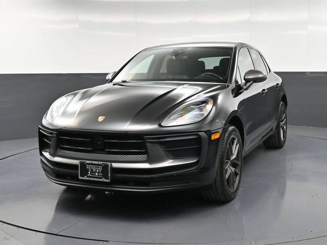 2023 Porsche Macan T AWD photo