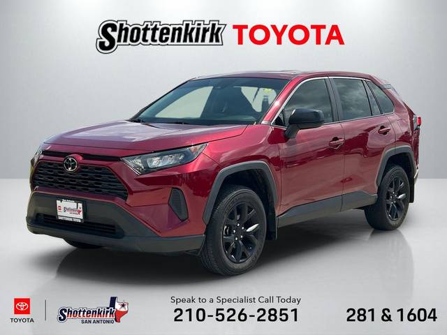 2022 Toyota RAV4 LE FWD photo