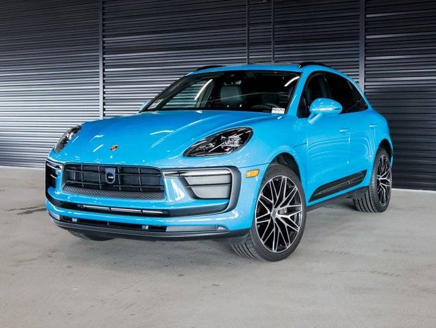 2022 Porsche Macan  AWD photo