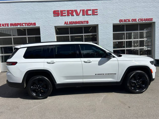 2023 Jeep Grand Cherokee L Altitude 4WD photo
