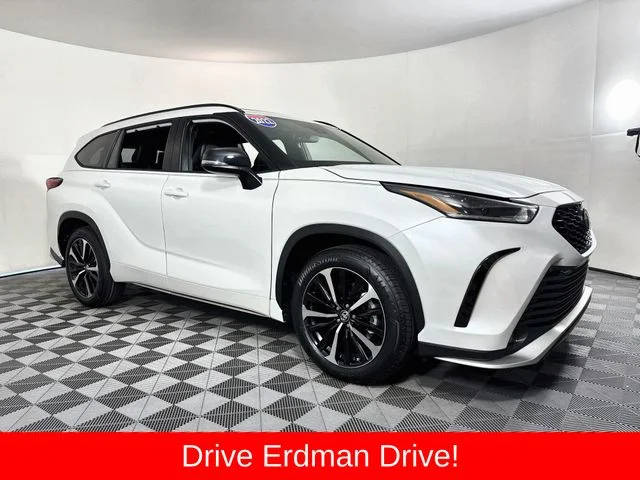 2022 Toyota Highlander XSE FWD photo