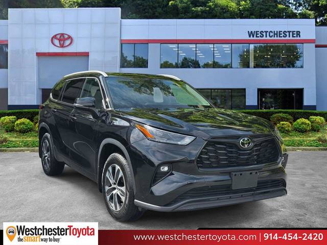 2022 Toyota Highlander XLE AWD photo