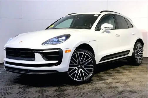 2022 Porsche Macan  AWD photo