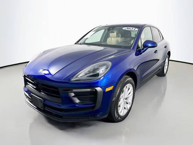 2023 Porsche Macan  AWD photo