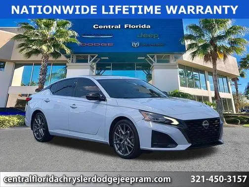 2023 Nissan Altima 2.0 SR FWD photo