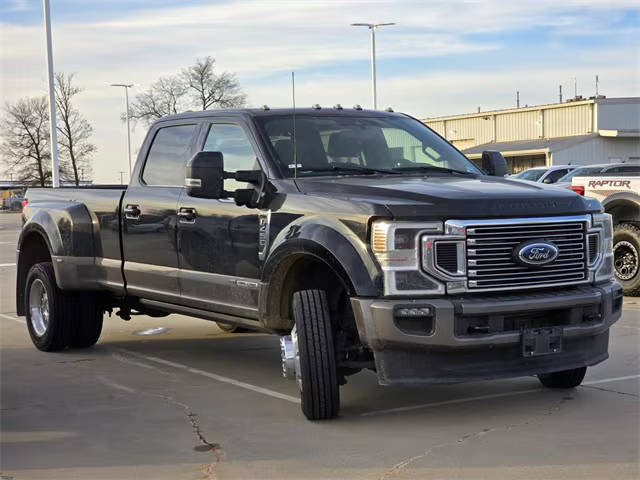 2022 Ford F-450 Super Duty King Ranch 4WD photo