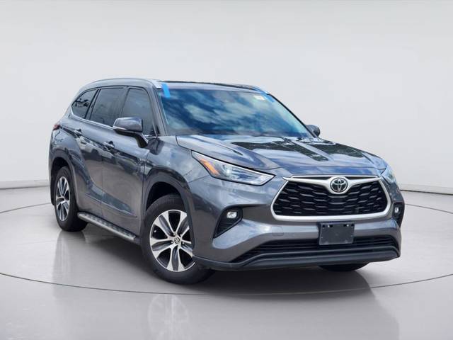 2022 Toyota Highlander XLE FWD photo