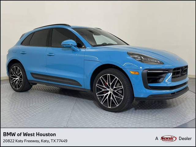 2023 Porsche Macan S AWD photo