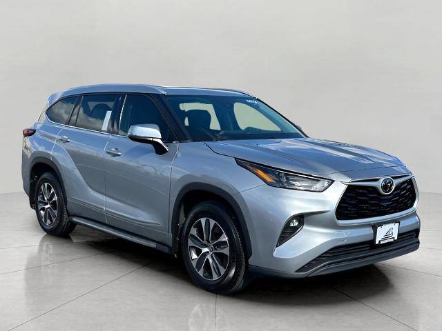 2022 Toyota Highlander XLE FWD photo