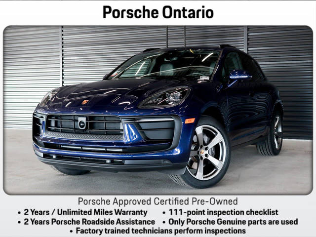 2023 Porsche Macan  AWD photo