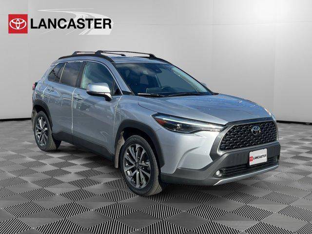 2022 Toyota Corolla Cross XLE FWD photo