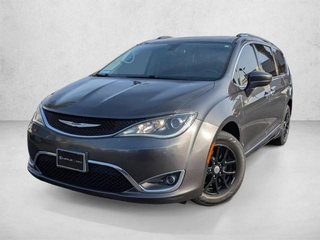 2020 Chrysler Pacifica Minivan Touring L FWD photo