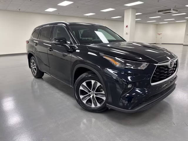 2022 Toyota Highlander XLE AWD photo